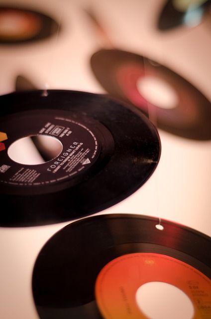 Tajemnice ukryte w szufladzie: Retro-audiofilska podróż przez dekady